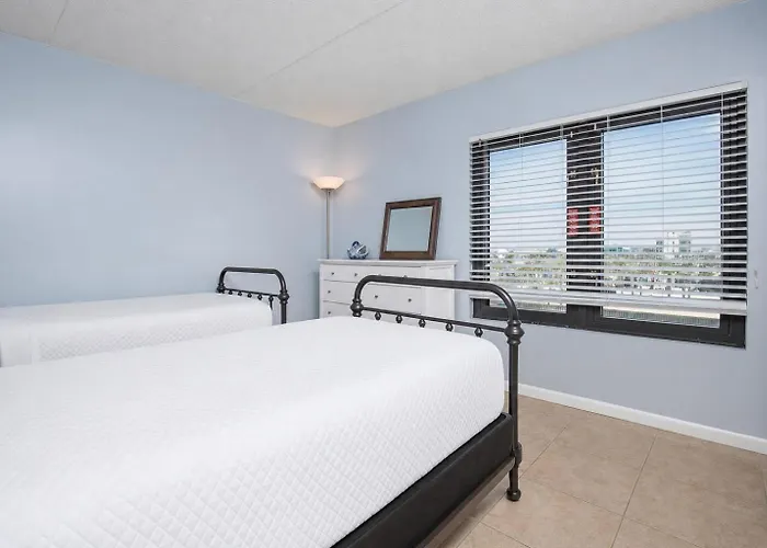 Apartment Island Winds East 211